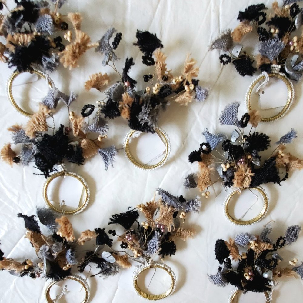 Pier 1 Eight Napkin Rings - Picture 2 of 5